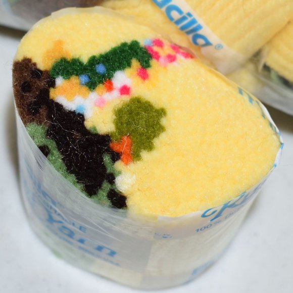 Lot of 12 Vintage NOB Bucilla Latch Hook Rug Yarn 100% Acrylic Assorted Pre-Cut - Picture 2 of 3